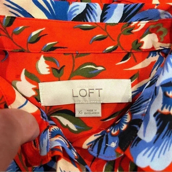 Loft by Ann Taylor floral button down double breast pockets great colors - Picture 9 of 9